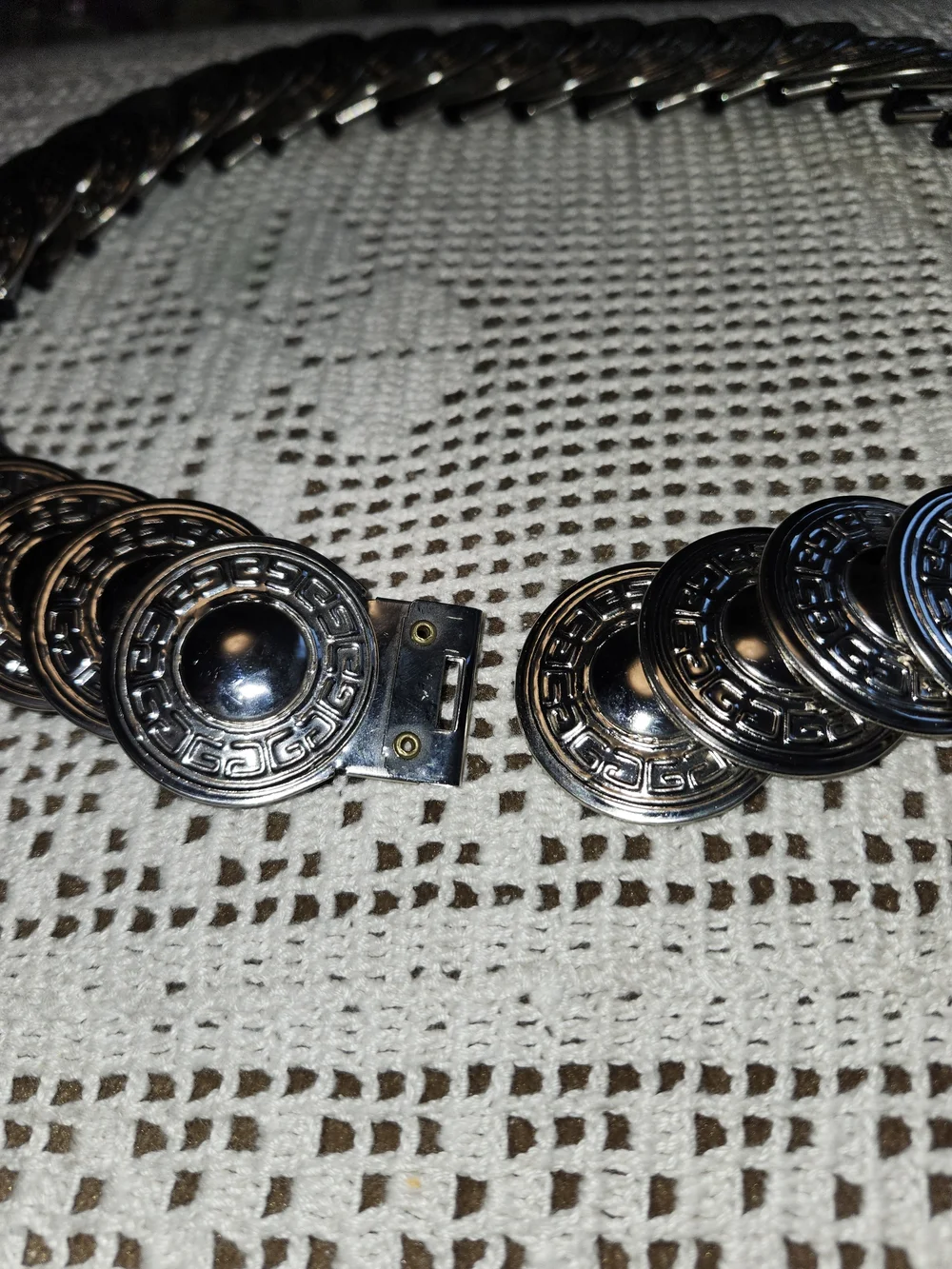 Silver Coin-Link Statement Belt - Women's Stretching Vintage